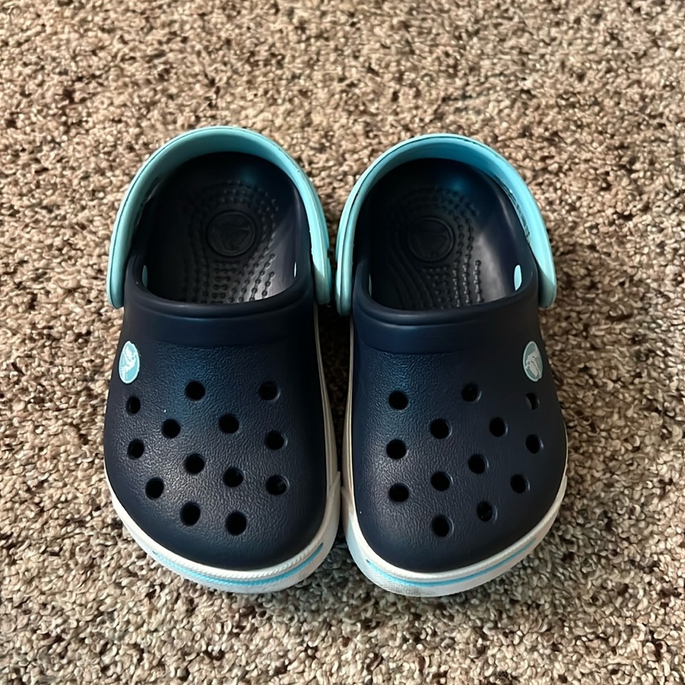 Like new baby Crocs size 4.5